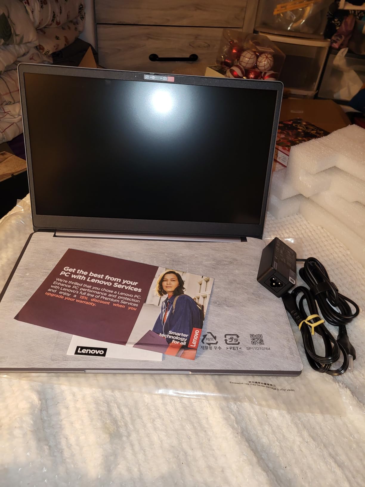 Lenovo IdeaPad 3i Chromebook, 15.6 Lenovo IdeaPad 3i Chromebook, 15.6
