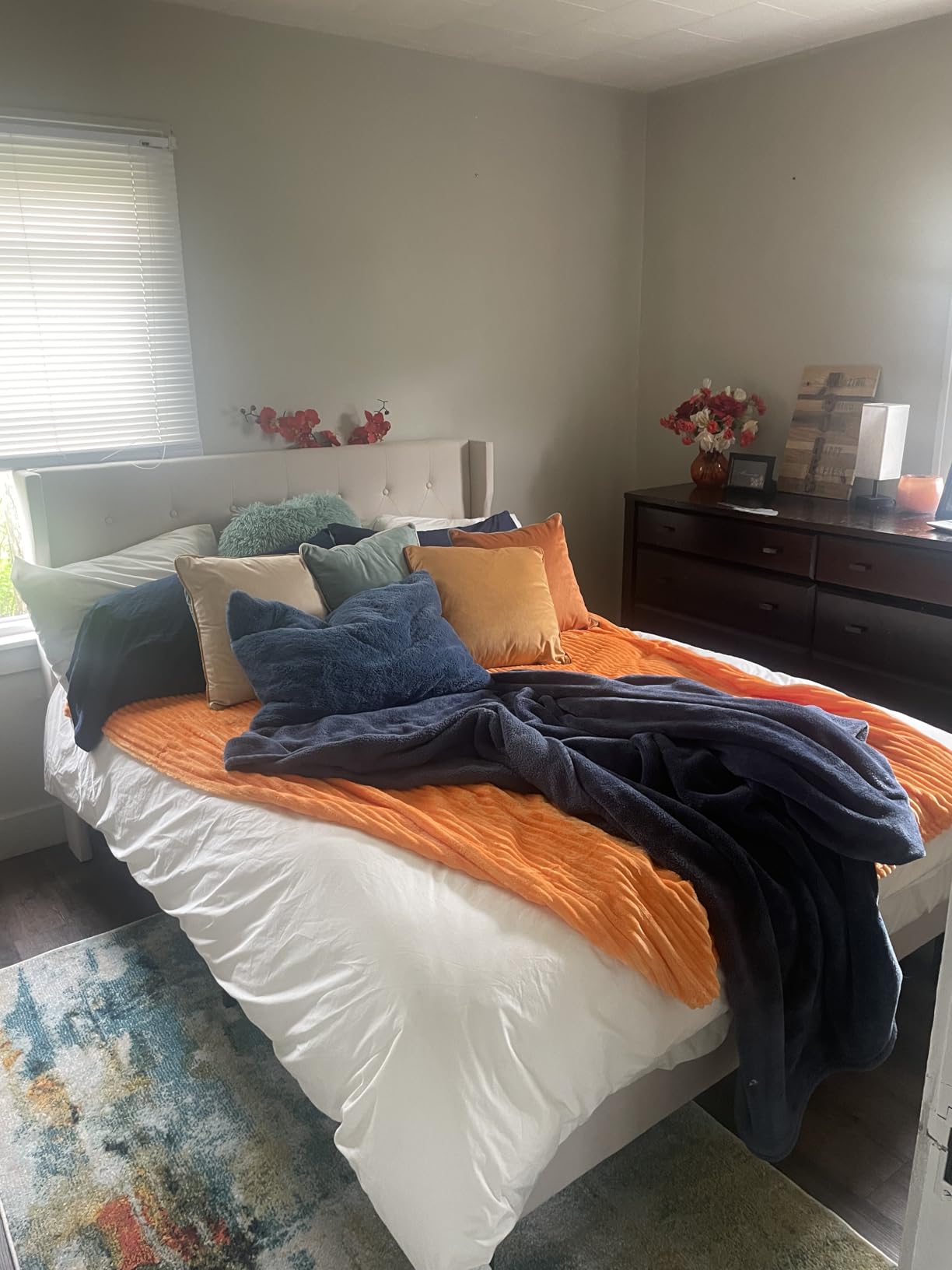 Brooklinen Luxury Percale Sheet Set - 4 Piece 100% Cotton Bed Sheets - 1 Fitted & 1 Flat Sheet, 2 Pillowcases - Cotton Percale Sheets for Hot Sleepers (Queen Size, White) Customer Review Brooklinen Luxury Percale Sheet Set - 4 Piece 100% Cotton Bed Sheets - 1 Fitted & 1 Flat Sheet, 2 Pillowcases - Cotton Percale Sheets for Hot Sleepers (Queen Size, White) - Customer Photo 1