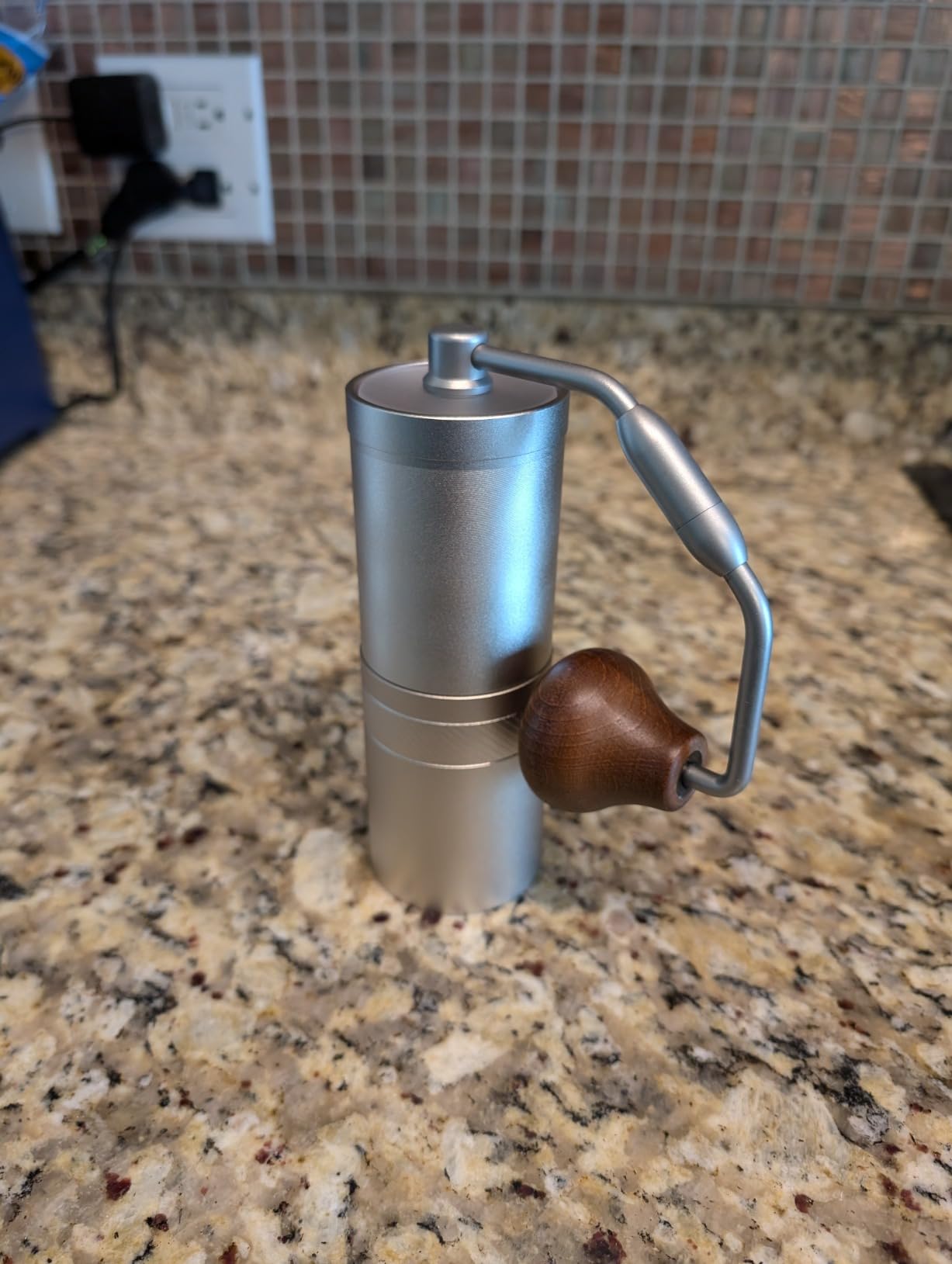 1Zpresso J Manual Coffee Grinder Silver Capacity 35g with Assembly Stainless Steel Conical Burr - Numerical Internal Adjustable Setting Customer Review 1Zpresso J Manual Coffee Grinder Silver Capacity 35g with Assembly Stainless Steel Conical Burr - Numerical Internal Adjustable Setting - Customer Photo 3