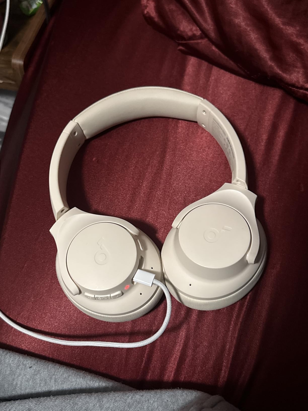 Soundcore by Anker Q20i Hybrid Active Noise Cancelling Headphones, Wireless Over-Ear Bluetooth, 40H Long ANC Playtime, Hi-Res Audio, Big Bass, Customize via an App, Transparency Mode - Customer Photo 2