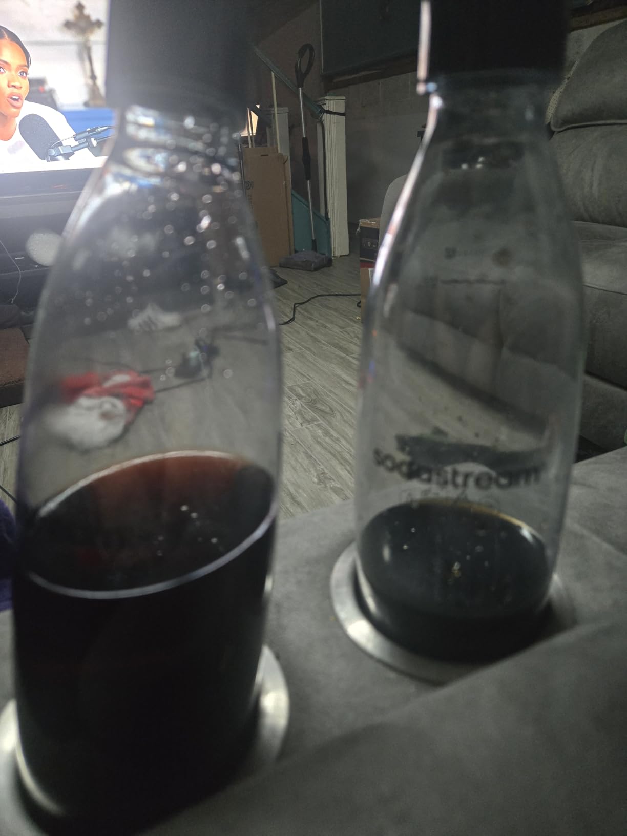 SodaStream - ART Sparkling Water Maker | STARTER KIT | CQC CO2 system | Includes 1x CO2 Cylinder, 1x32 & 1x16 Fl Oz Dishwasher Safe Bottles | Combine with Pepsi Flavors | Black Customer Review SodaStream - ART Sparkling Water Maker | STARTER KIT | CQC CO2 system | Includes 1x CO2 Cylinder, 1x32 & 1x16 Fl Oz Dishwasher Safe Bottles | Combine with Pepsi Flavors | Black - Customer Photo 1