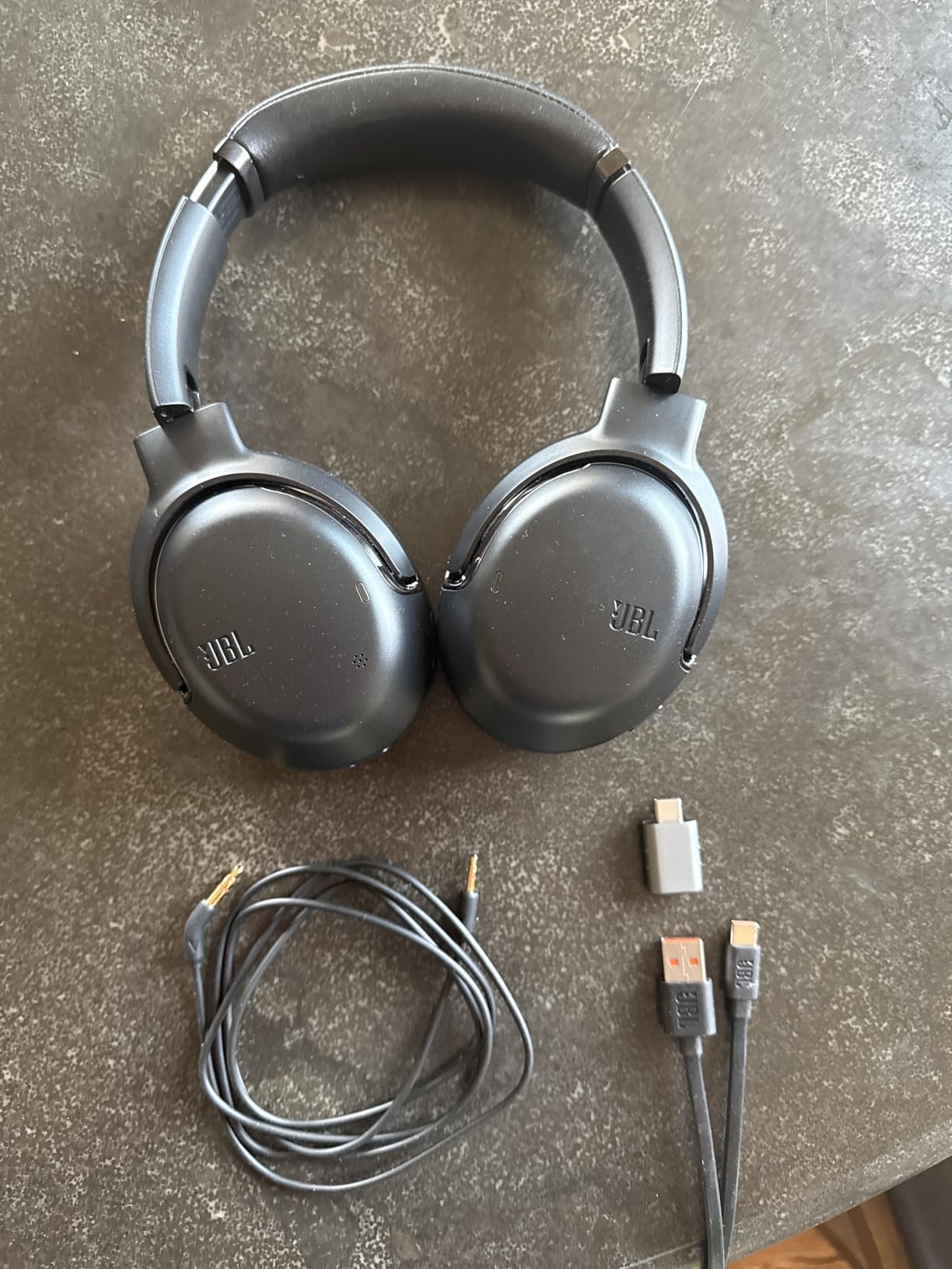 JBL Tour One M2 - Wireless Over-Ear Noise Cancelling Headphones (Black), Medium - Customer Photo 1
