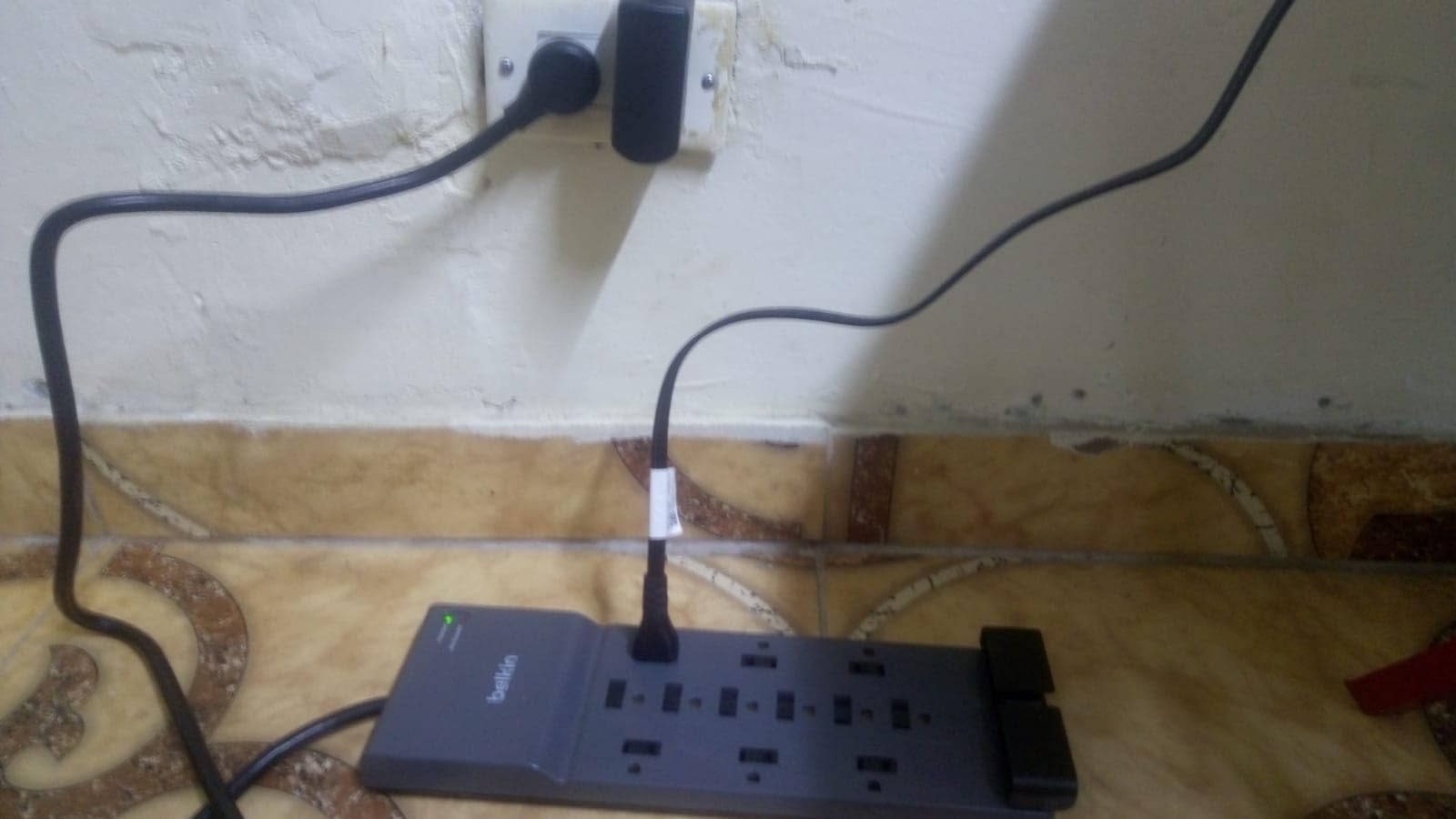 Belkin 12-Outlet Surge Protector Power Strip w/ 12 AC Outlets & 8ft Flat Plug, UL-listed Heavy-Duty Extension Cord for Home, Office, Travel, Computer, Laptop, Charger - 3,940 Joules of Protection Customer Review Belkin 12-Outlet Surge Protector Power Strip w/ 12 AC Outlets & 8ft Flat Plug, UL-listed Heavy-Duty Extension Cord for Home, Office, Travel, Computer, Laptop, Charger - 3,940 Joules of Protection - Customer Photo 1