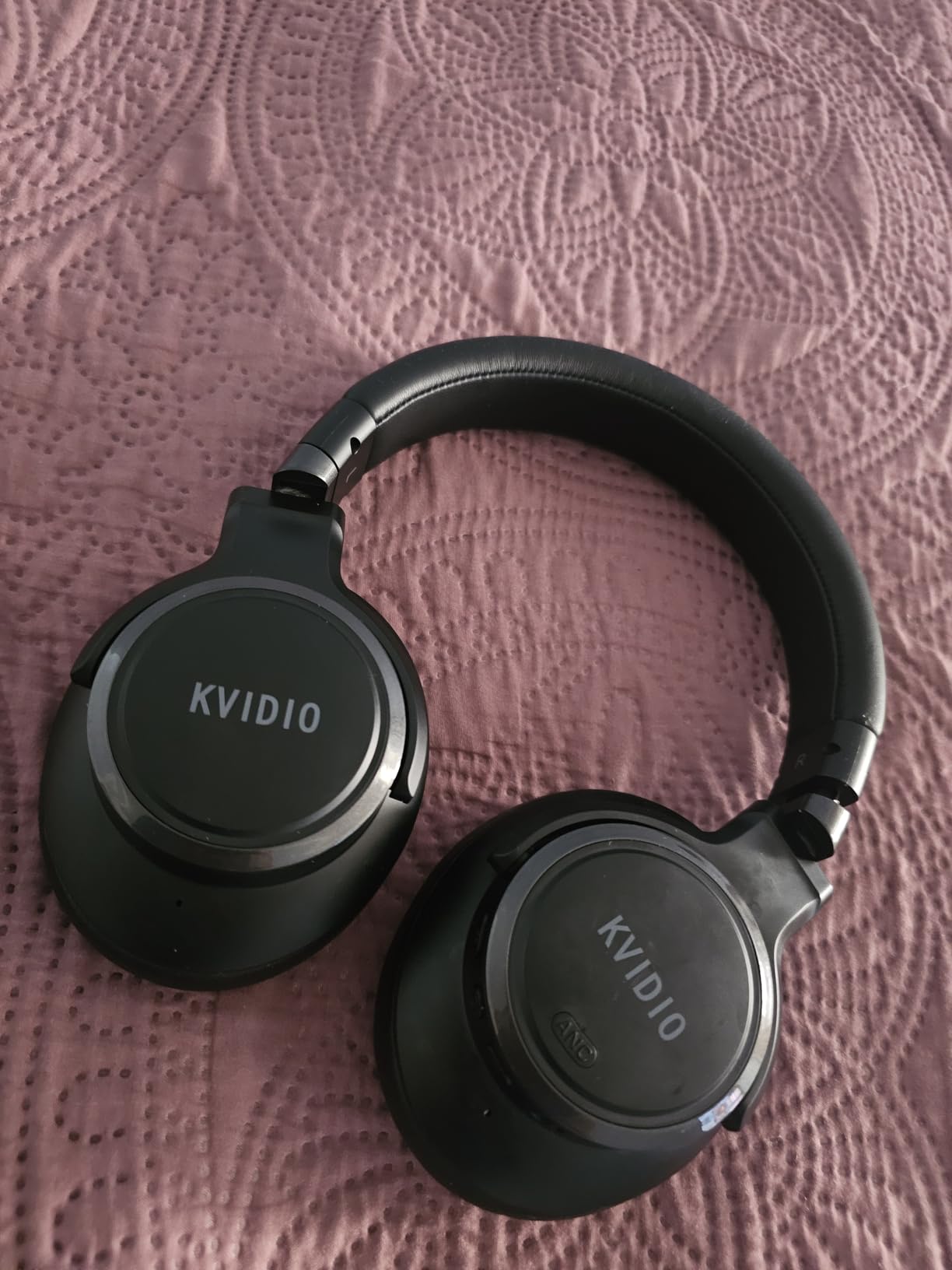 KVIDIO Active Noise Cancelling Headphones, 70 Hours Playtime Bluetooth Headphones Wireless with Microphone, Transparency Mode, Deep Bass and Hi-Fi Stereo Sound Over Ear for Travel Office - Customer Photo 1