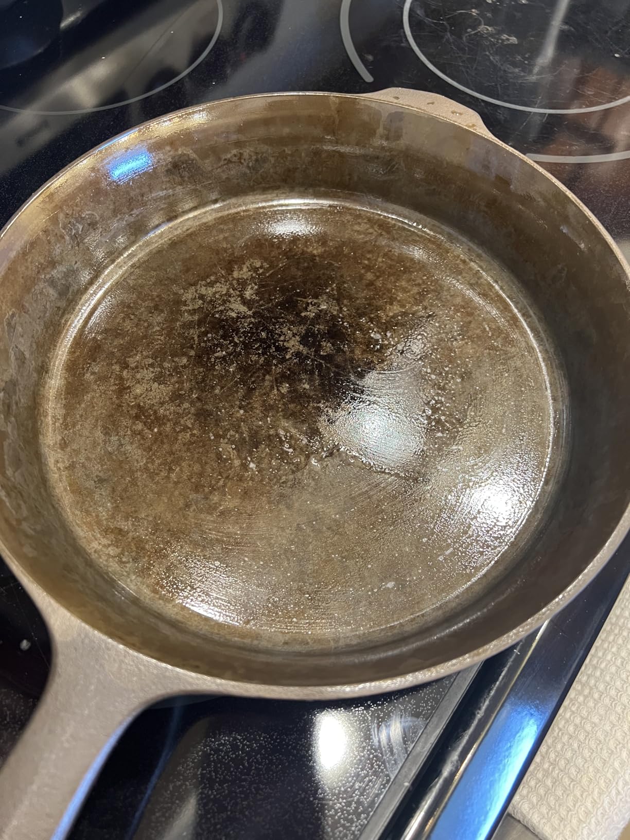 Field Company 11.63-Inch Cast Iron Skillet - Pre-Seasoned Large Frying Pan for Searing, Baking & Everyday Cooking, Lighter & Easy to Handle, Smooth, Made in USA (No.10, 4+ Servings) Customer Review Field Company 11.63-Inch Cast Iron Skillet - Pre-Seasoned Large Frying Pan for Searing, Baking & Everyday Cooking, Lighter & Easy to Handle, Smooth, Made in USA (No.10, 4+ Servings) - Customer Photo 2
