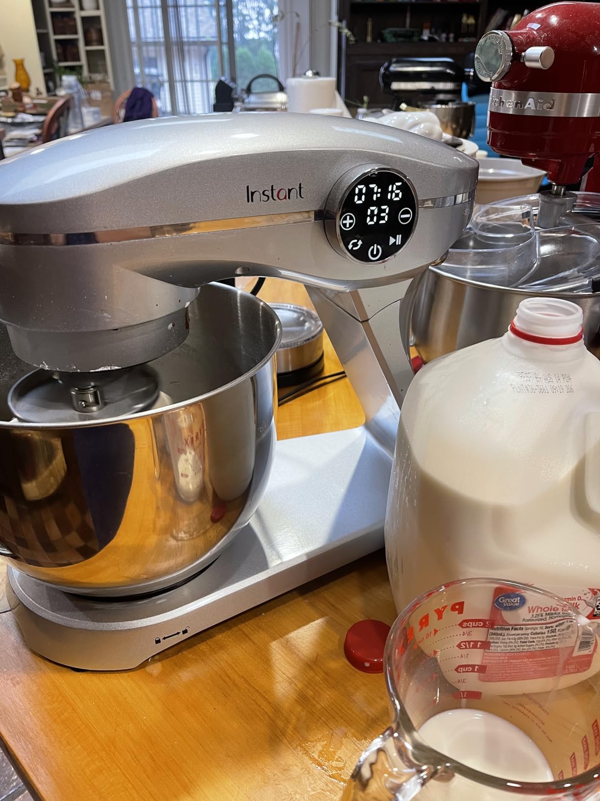 Instant Pot Stand Mixer Pro,600W 10-Speed Electric Mixer with Digital Interface,7.4-Qt Stainless Steel Bowl,From the Makers of Instant Pot,Dishwasher Safe Whisk,Dough Hook and Mixing Paddle,Silver Customer Review Instant Pot Stand Mixer Pro,600W 10-Speed Electric Mixer with Digital Interface,7.4-Qt Stainless Steel Bowl,From the Makers of Instant Pot,Dishwasher Safe Whisk,Dough Hook and Mixing Paddle,Silver - Customer Photo 1