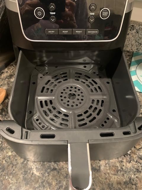 Ninja | Air Fryer | 6.5 QT Pro XL Capacity fits 9lbs of Wings | 6-in-1 Max Crisp, Air Fry, Roast, Bake, Reheat & Dehydrate | Nonstick Basket, Crisper Plate & Recipe Guide | Grey | AF181 Customer Review Ninja | Air Fryer | 6.5 QT Pro XL Capacity fits 9lbs of Wings | 6-in-1 Max Crisp, Air Fry, Roast, Bake, Reheat & Dehydrate | Nonstick Basket, Crisper Plate & Recipe Guide | Grey | AF181 - Customer Photo 2