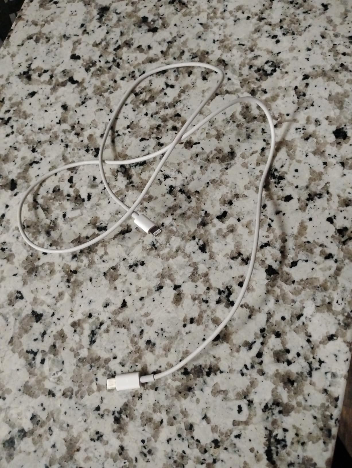 Apple USB-C to Lightning Cable (1 m): Fast and Convenient Charging, Lightning to USB-C or Thunderbolt 3 Customer Review Apple USB-C to Lightning Cable (1 m): Fast and Convenient Charging, Lightning to USB-C or Thunderbolt 3 - Customer Photo 1