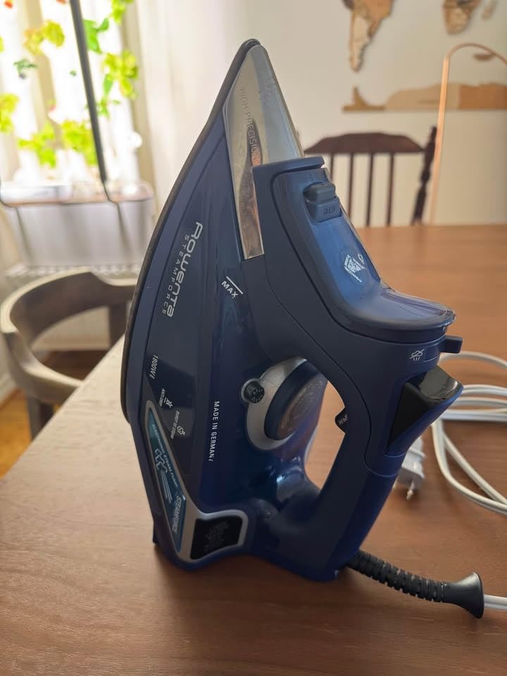 Rowenta Iron Steamer for Clothes Master Steam Station, Professional Steam Iron for Clothes with Stainless Steel Soleplate, 57 Oz, 400 Microsteam Holes, Built-In Pump, 1750 Watts, Black/Green, VR8338 Customer Review Rowenta Iron Steamer for Clothes Master Steam Station, Professional Steam Iron for Clothes with Stainless Steel Soleplate, 57 Oz, 400 Microsteam Holes, Built-In Pump, 1750 Watts, Black/Green, VR8338 - Customer Photo 4