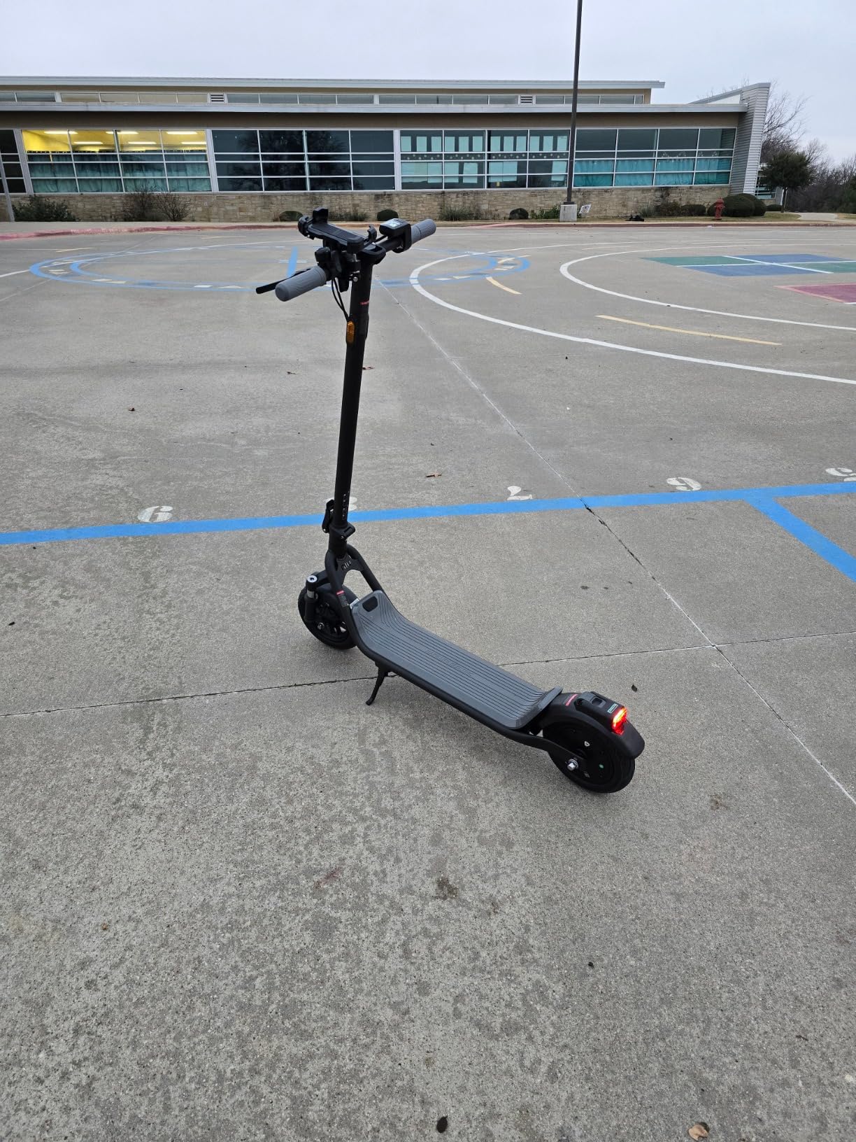 NIU K100P/K300P/K300X Electric Scooter Adult - E Scooter with Suspension, 600-1000W Peak Power, 18-37.3 Miles Max Range, Top Speed 17.4-23.6MPH, Commuting E-Scooter Customer Review NIU K100P/K300P/K300X Electric Scooter Adult - E Scooter with Suspension, 600-1000W Peak Power, 18-37.3 Miles Max Range, Top Speed 17.4-23.6MPH, Commuting E-Scooter - Customer Photo 4