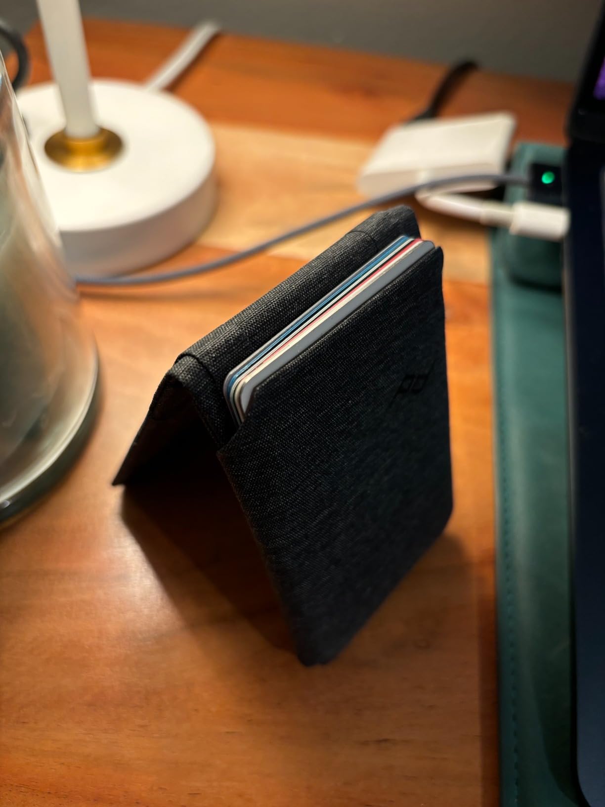 Peak Design Mobile Stand Wallet, Eclipse, Slim Profile, On-Demand Stand, Weatherproof Nylon Fabric, Connects to Mobile Cases, MagSafe Compatible, for iPhone, Samsung and Google Phones Customer Review Peak Design Mobile Stand Wallet, Eclipse, Slim Profile, On-Demand Stand, Weatherproof Nylon Fabric, Connects to Mobile Cases, MagSafe Compatible, for iPhone, Samsung and Google Phones - Customer Photo 2