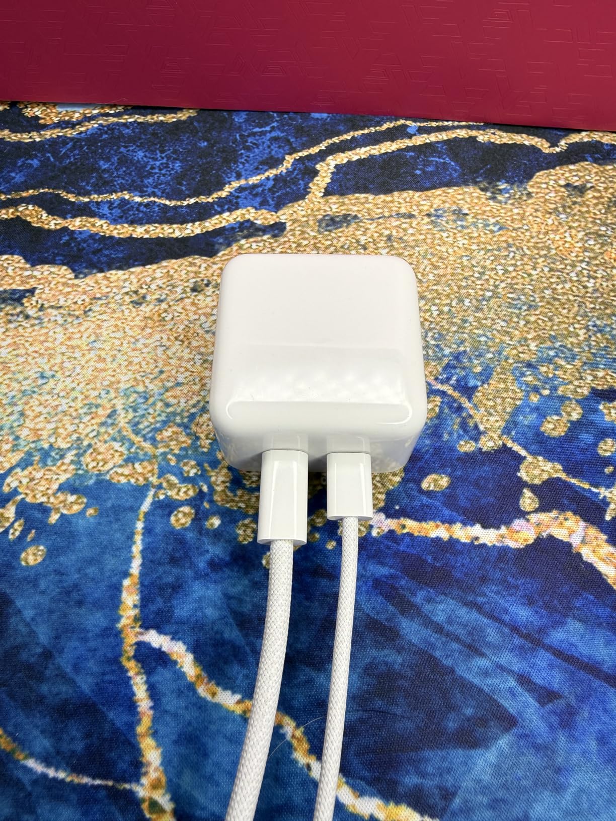 Apple 240W USB-C to USB-C Woven Charge Cable (2 m): Fast and Convenient Charging Customer Review Apple 240W USB-C to USB-C Woven Charge Cable (2 m): Fast and Convenient Charging - Customer Photo 3