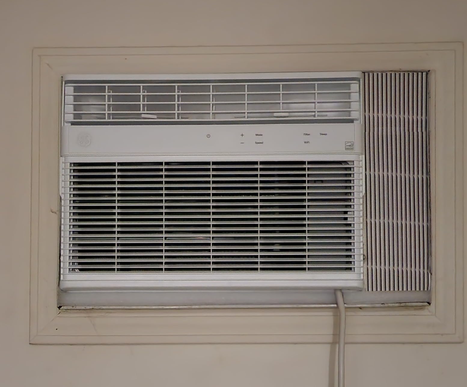 GE Window Air Conditioner 12,000 BTU for Rooms up to 550 sq ft., Wi-Fi Enabled, Energy-Efficient Cooling for Large Rooms, Easy Install Kit, Control Using Remote or Smartphone App, White Customer Review GE Window Air Conditioner 12,000 BTU for Rooms up to 550 sq ft., Wi-Fi Enabled, Energy-Efficient Cooling for Large Rooms, Easy Install Kit, Control Using Remote or Smartphone App, White - Customer Photo 1
