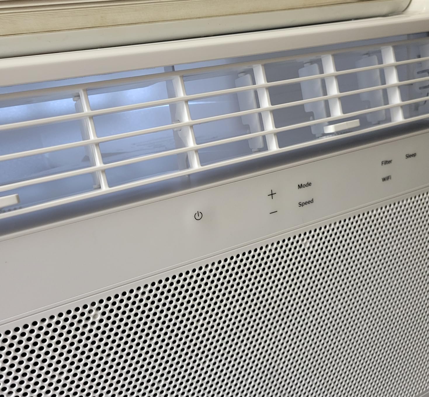 GE Window Air Conditioner 12,000 BTU for Rooms up to 550 sq ft., Wi-Fi Enabled, Energy-Efficient Cooling for Large Rooms, Easy Install Kit, Control Using Remote or Smartphone App, White Customer Review GE Window Air Conditioner 12,000 BTU for Rooms up to 550 sq ft., Wi-Fi Enabled, Energy-Efficient Cooling for Large Rooms, Easy Install Kit, Control Using Remote or Smartphone App, White - Customer Photo 2