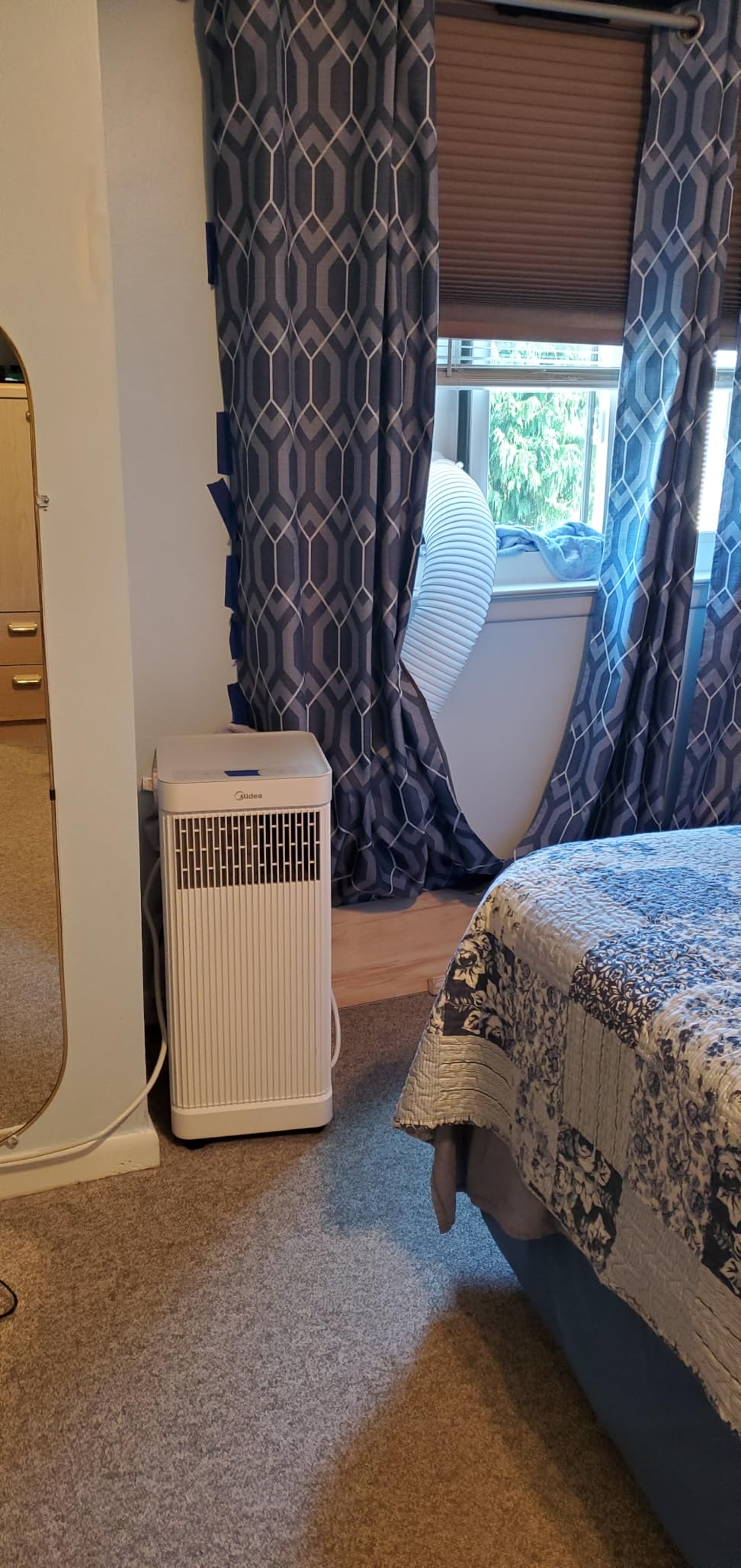 Midea 10,000 BTU ASHRAE (7,100 BTU SACC) Portable Air Conditioner, Smart Control, Cools up to 300 Sq. Ft., with Dehumidifier & Fan mode, Easy- to-use Remote Control & Window Installation Kit Included - Customer Photo 2