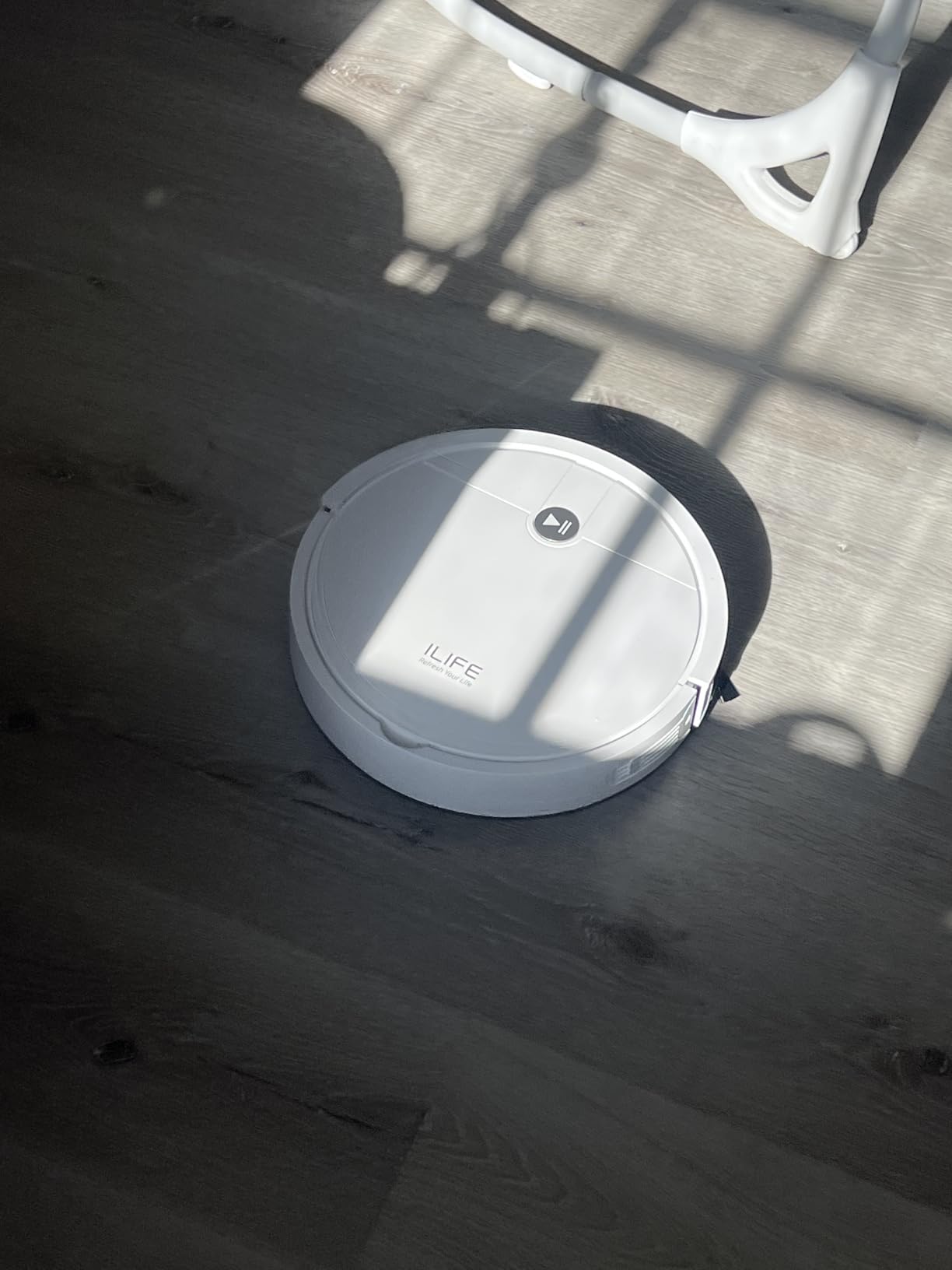 ILIFE V2 Robot Vacuum Cleaner, Tangle-Free Suction, 120 Mins Runtime, Slim, Self-Charging Robotic Vacuum Cleaner, Ideal for Pet Hair and Hard Floors - Customer Photo 3